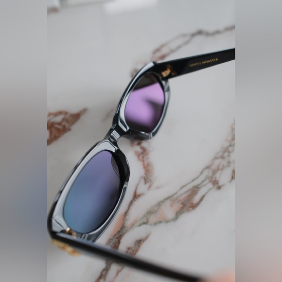 GENTLE MONSTER Black Sunglasses - Picture 8 of 16